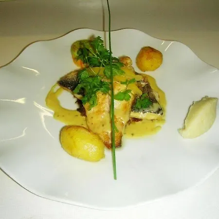 Logis Restaurant De La Poste Hotel 3*