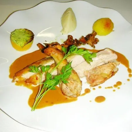 Hotel Logis Restaurant De La Poste Pontgibaud