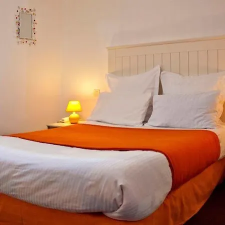 Logis Restaurant De La Poste Hotel Pontgibaud